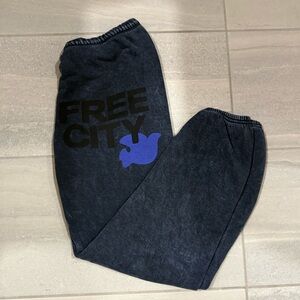FREECITY jogger sweatpants Navy Space Dust Dove Logo. Size XL.